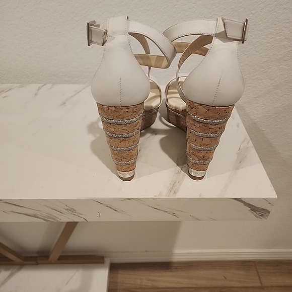 Elegant White Platform Sandals - Picture 6 of 8